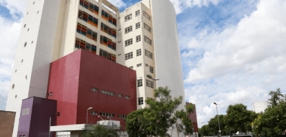 Menina de 12 anos morre após ter cabelo sugado por ralo de piscina