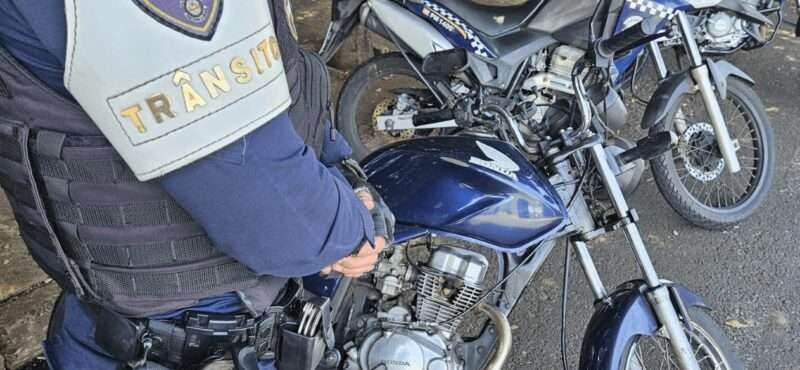 Dois motociclistas com CNH suspensa são detidos pela GCM em Rio Preto