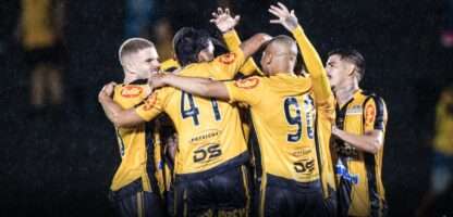 Novorizontino vira sobre o São Bernardo com gol no 'apagar das luzes'