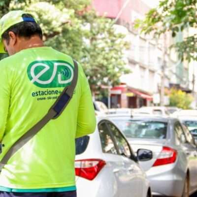 Estacionamento rotativo volta a ter venda direta com agentes nas ruas