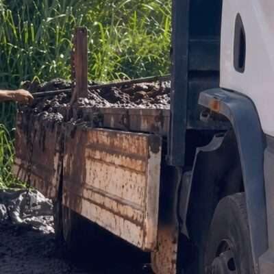 Serviços Gerais flagra descarte irregular em área verde
