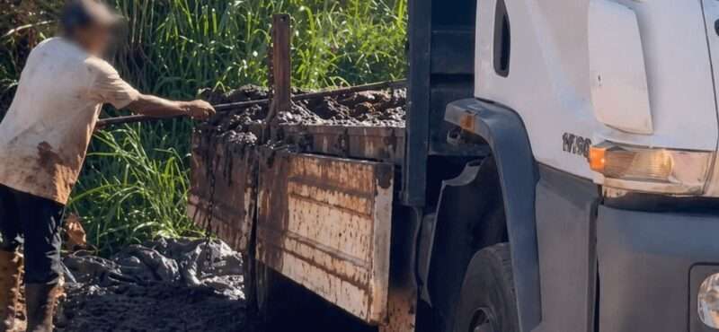 Serviços Gerais flagra descarte irregular em área verde