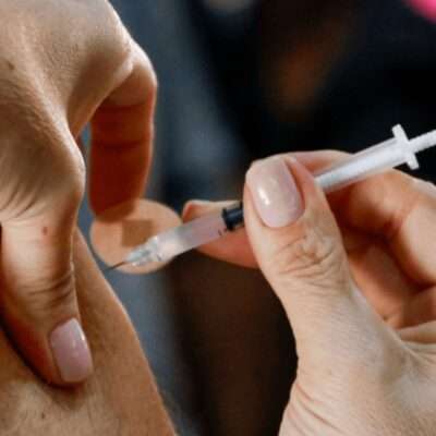 Saúde leva vacinação contra gripe a dois shoppings no fim de semana