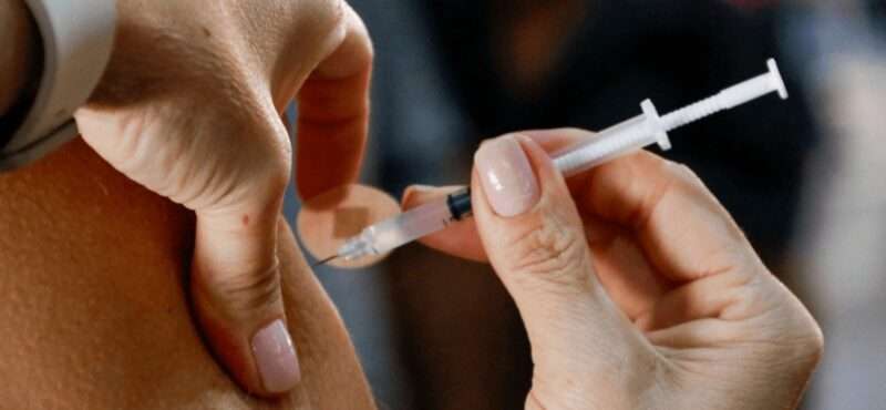 Saúde leva vacinação contra gripe a dois shoppings no fim de semana