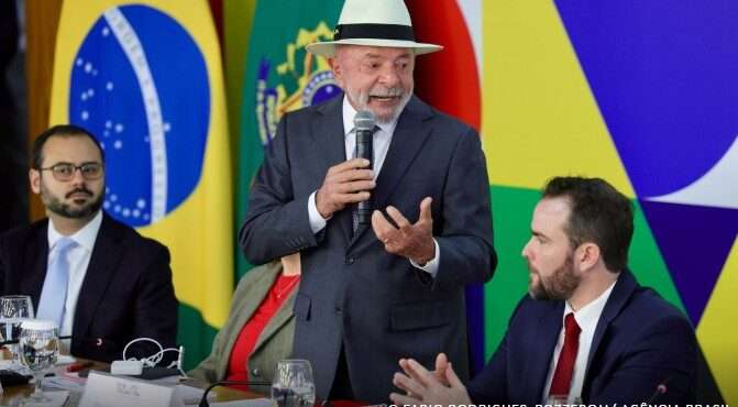 Lula anuncia novo Desenrola para quem ganha até R$ 8,1 mil