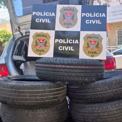 Polícia flagra funcionário arremessando pneus por muro de empresa e prende suspeito em Rio Preto