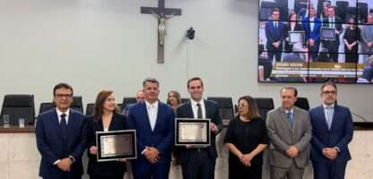 Júlio Donizete homenageia deputada Analice Fernandes e Eleusinho em sessão solene
