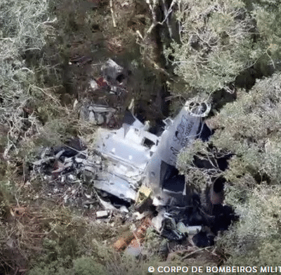 Bombeiros encontram helicóptero com corpo do cantor Rick