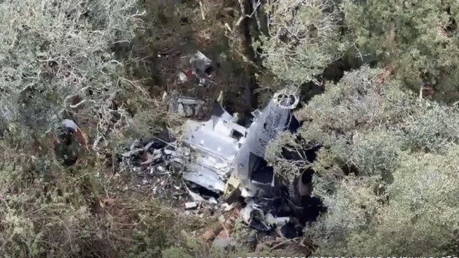 Bombeiros encontram helicóptero com corpo do cantor Rick