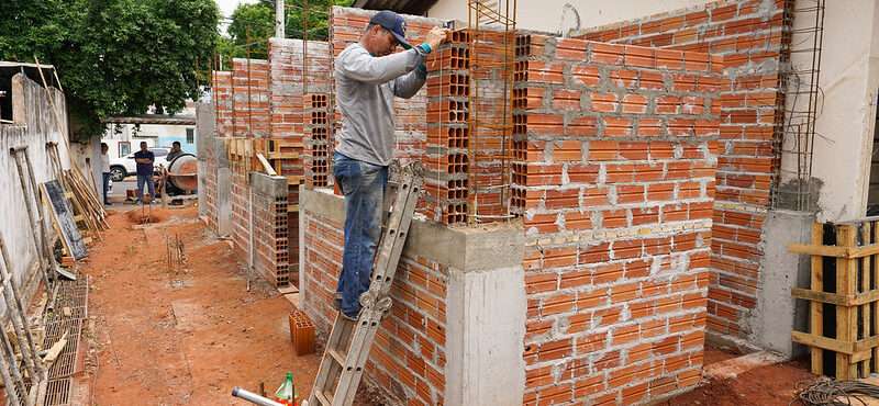Obras avançam em cinco escolas municipais de Rio Preto