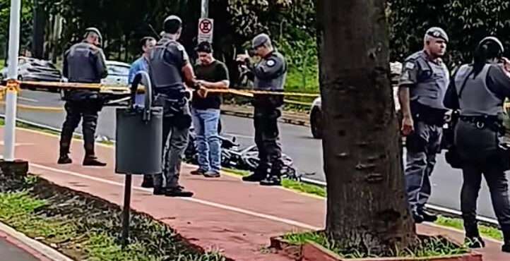 VEJA VÍDEO - Motociclista morre após queda e atropelamento por caminhão em avenida de Rio Preto