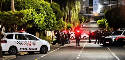 Polícia encontra armas, 450 munições e objeto com símbolo nazista na casa de médico morto em Catanduva