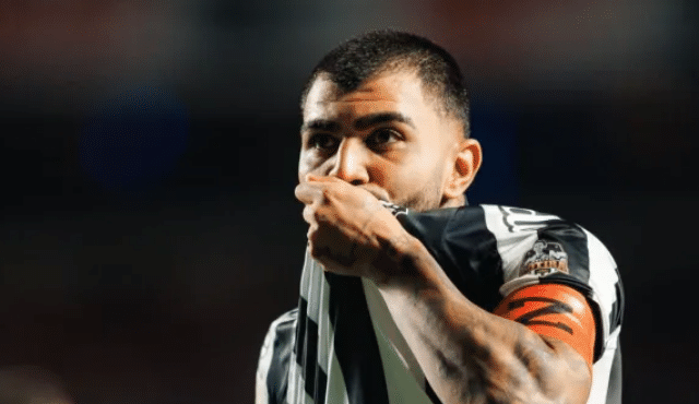 Gabigol marca duas vezes, Santos vira sobre o São Paulo no Morumbis e chega à quinta vitória seguida