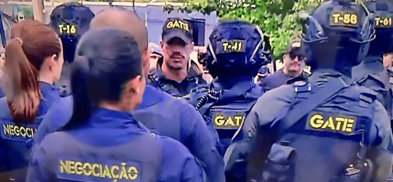 VEJA VÍDEO - Homem se entrega após manter ex-companheira e bebê de sete meses reféns em Votuporanga